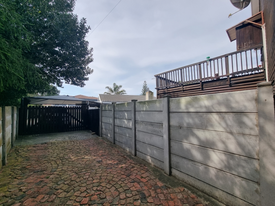 6 Bedroom Property for Sale in Dana Bay Western Cape